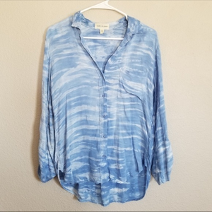 Cloth & Stone Anthropology blue chambray button down blouse w/ collar and v neck